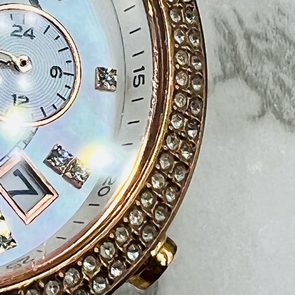 Michael Kors Rose Gold Wrist Watch for Women - Picture 6 of 7